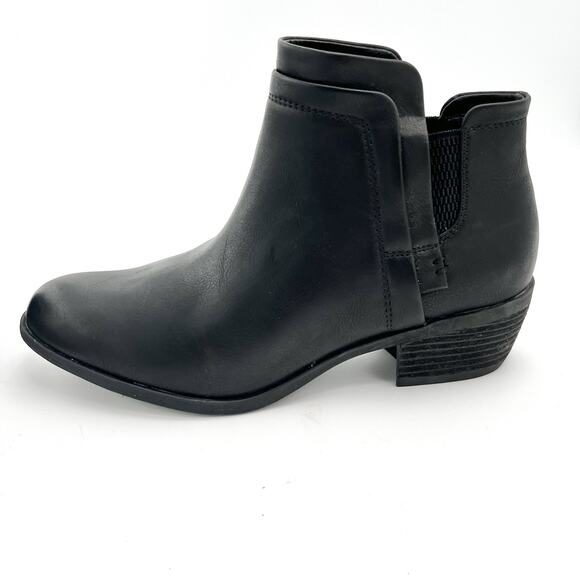 Womens 11M Black Vegan Faux Leather BOC Born Grover Ankle Booties Low Heel NEW - Picture 2 of 10